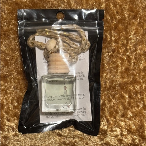 Minty Ganache Car Diffuser by Department Of Scents Emporium - Picture 6 of 6